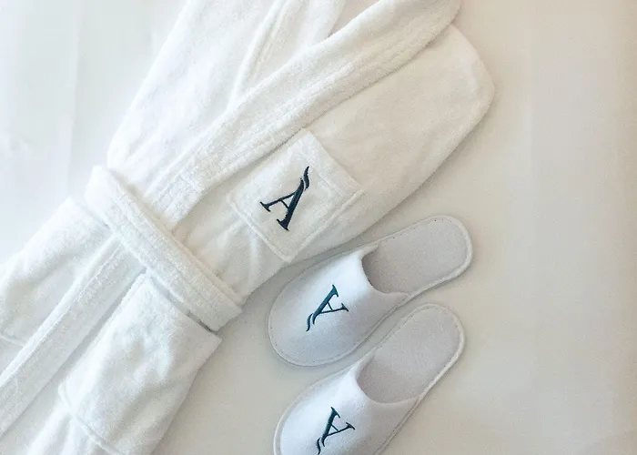 Amare - Adults Only Recommended 马尔韦利亚