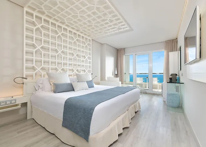 Amare - Adults Only Recommended 马尔韦利亚